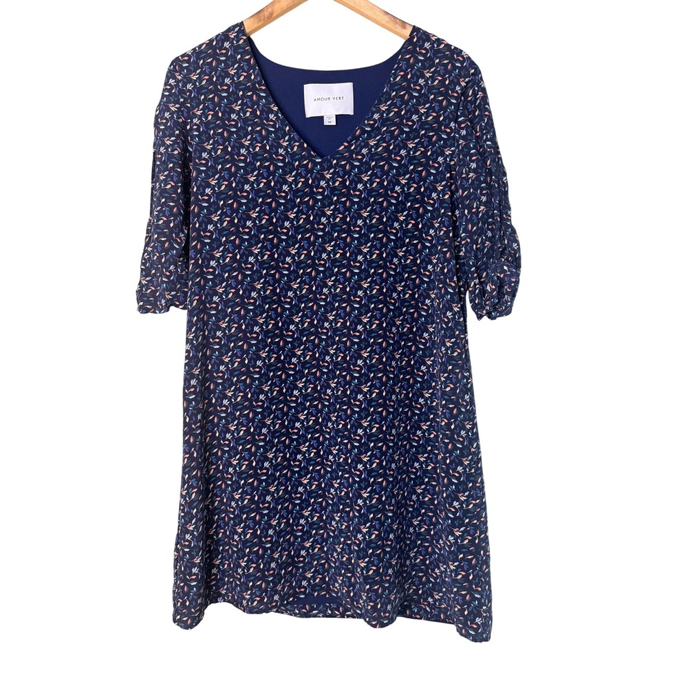 Amour Vert Julianne Silk Shift Dress XS Blue Leaf Print V Neck Peekaboo Sleeves